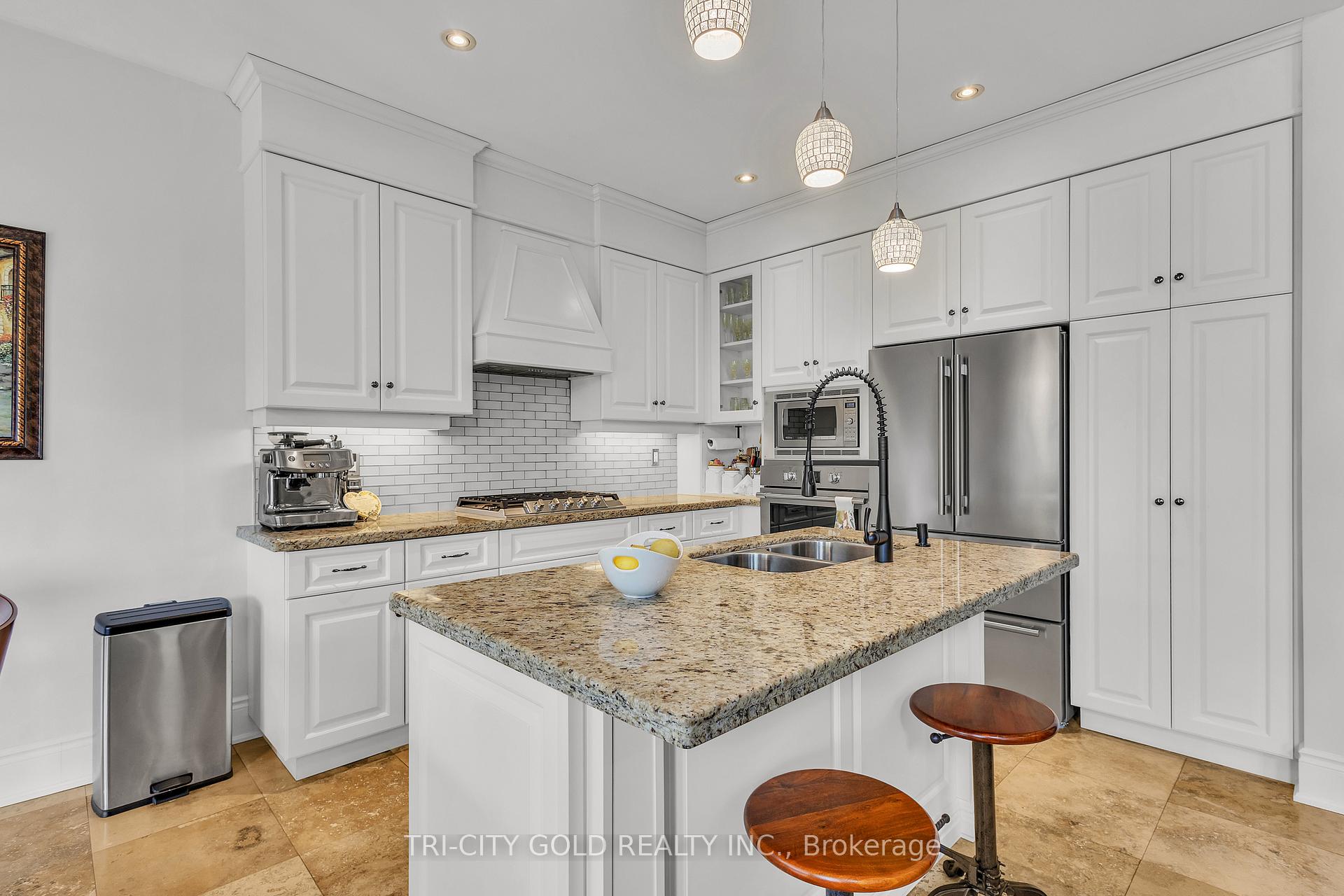 Photo 10 of 153 Aberfoyle Mill Crescent, Puslinch, Aberfoyle — HOMEH