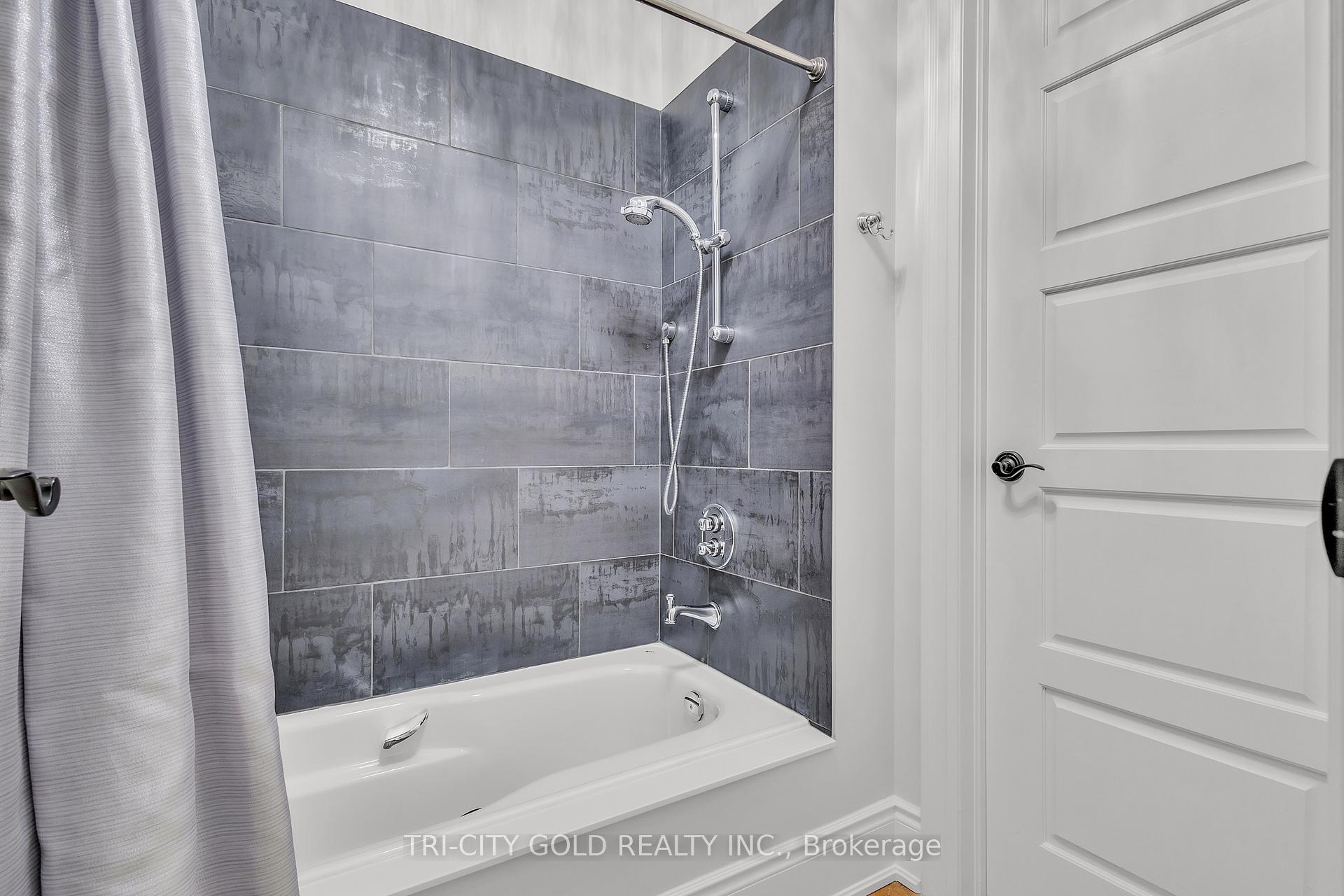Photo 20 of 153 Aberfoyle Mill Crescent, Puslinch, Aberfoyle — HOMEH