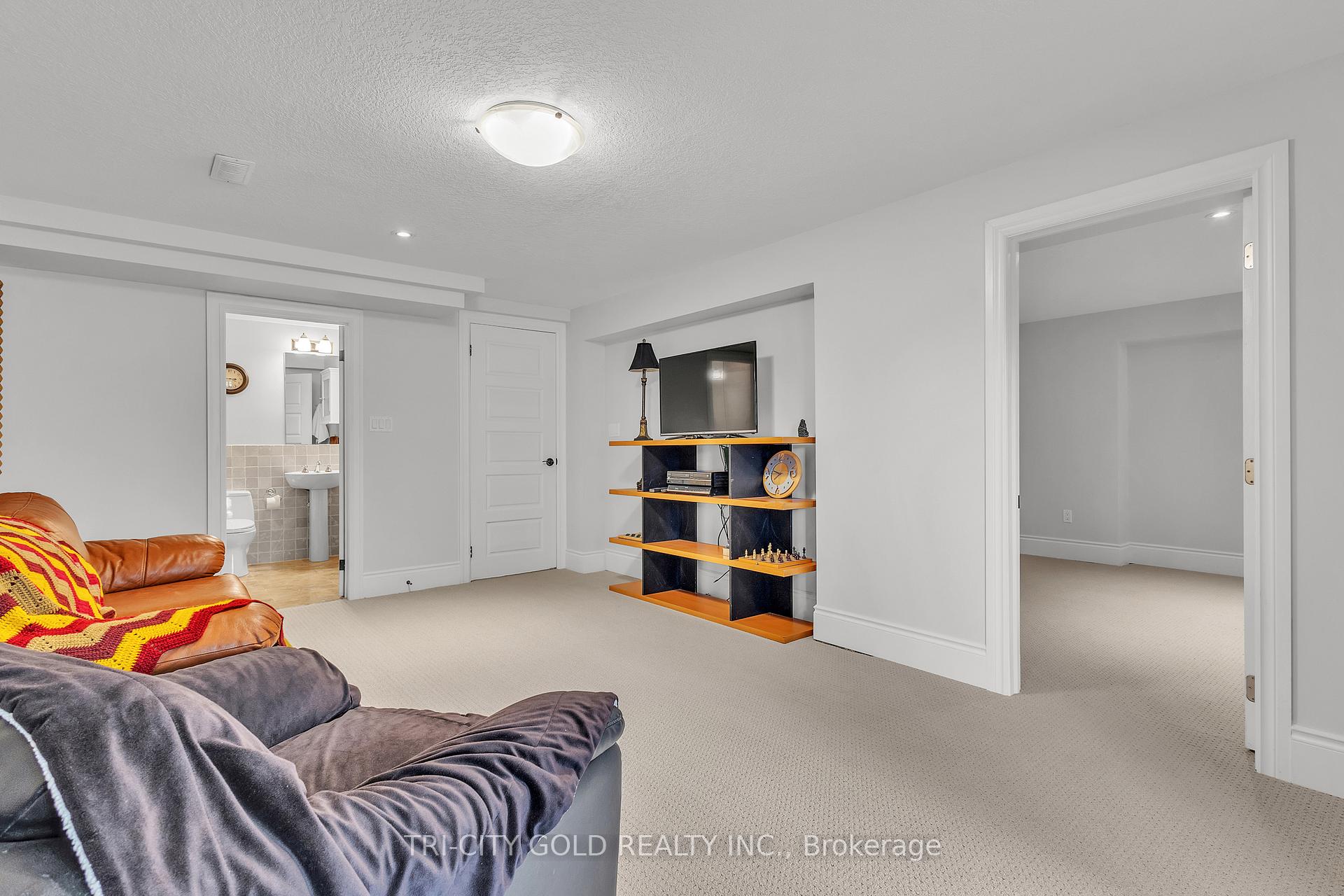 Photo 26 of 153 Aberfoyle Mill Crescent, Puslinch, Aberfoyle — HOMEH