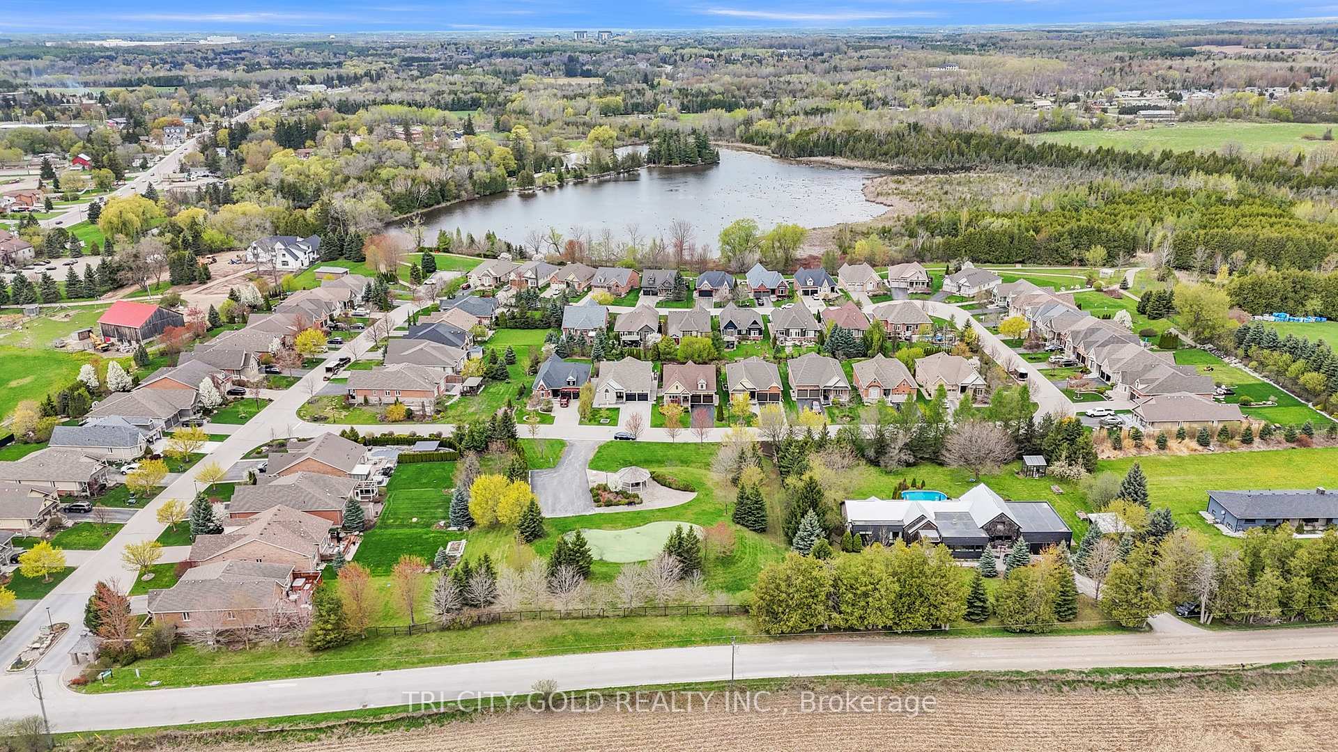Photo 40 of 153 Aberfoyle Mill Crescent, Puslinch, Aberfoyle — HOMEH