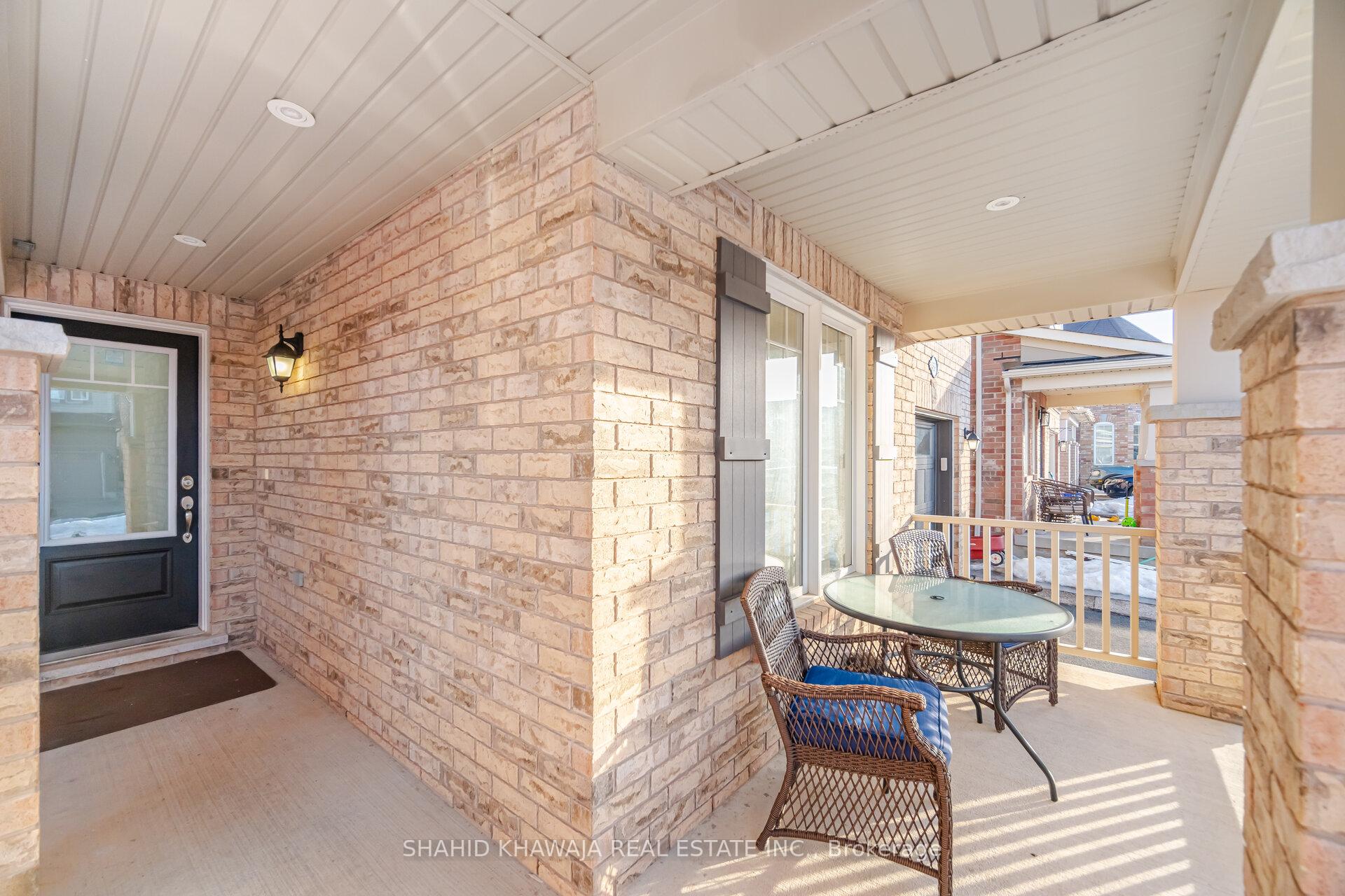 Photo 3 of 458 Pozbou Crescent, Milton, Willmott — HOMEH