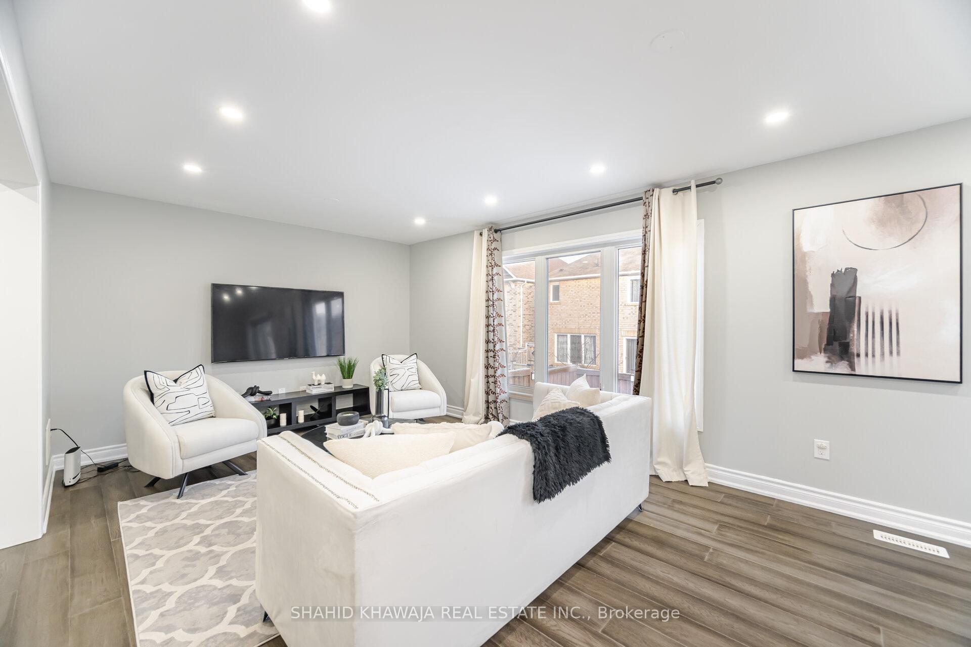 Photo 10 of 458 Pozbou Crescent, Milton, Willmott — HOMEH