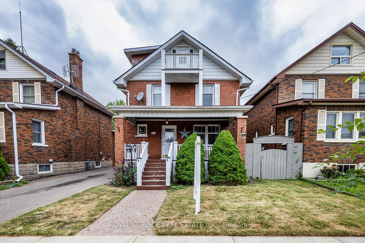 Front of 314 Gliddon Avenue