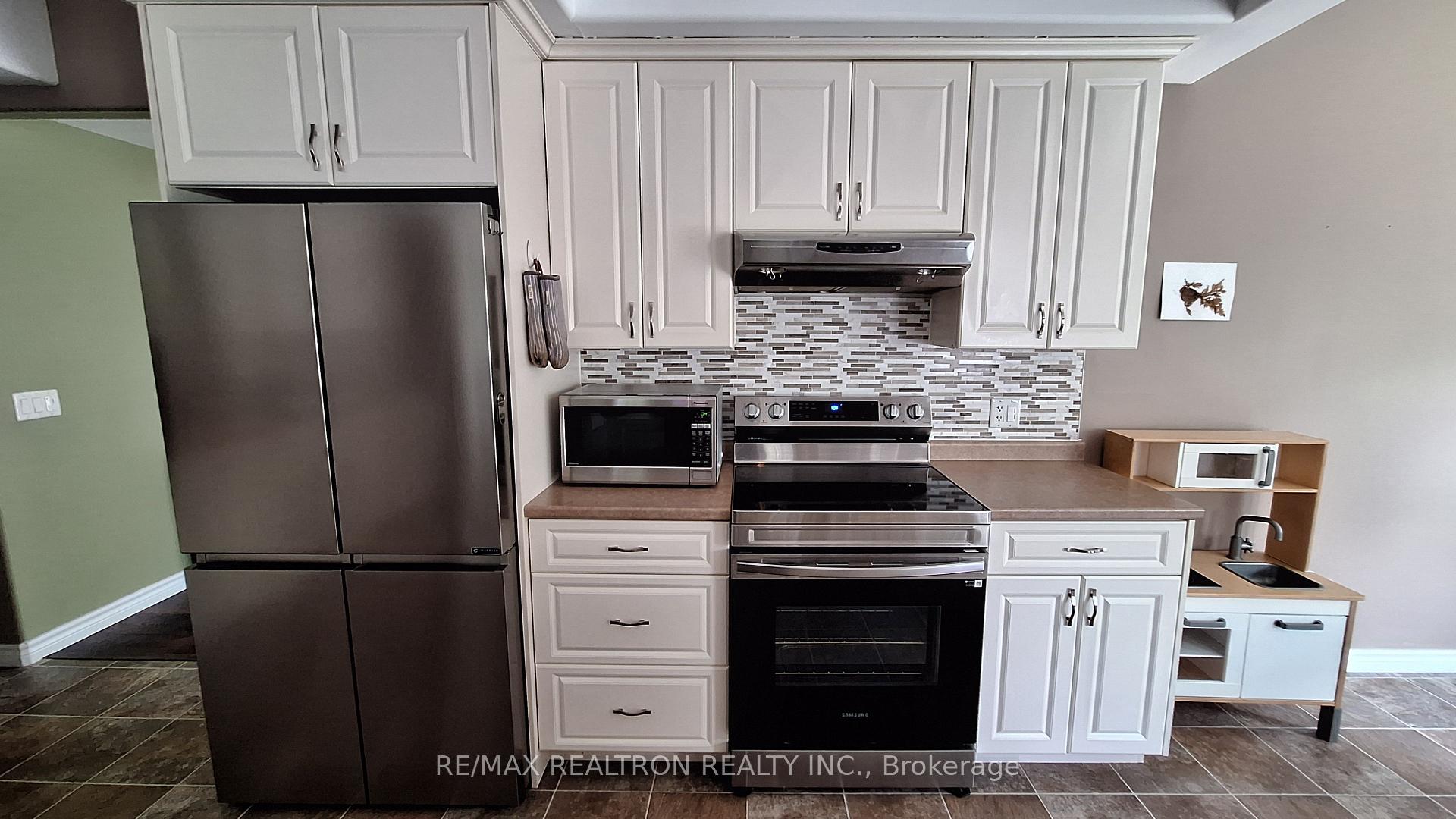 Photo 7 of Unit B, 785 3rd Concession, Pickering, Rural Pickering — HOMEH
