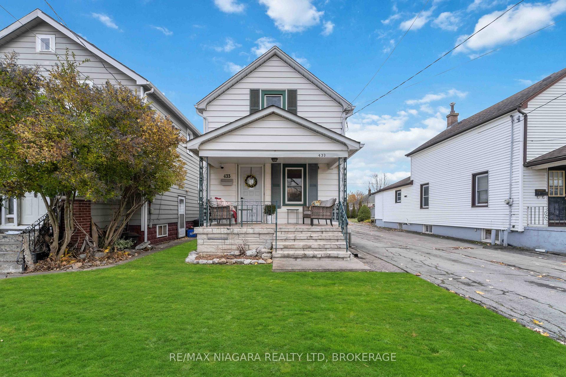 Front of 433 Davis Street
