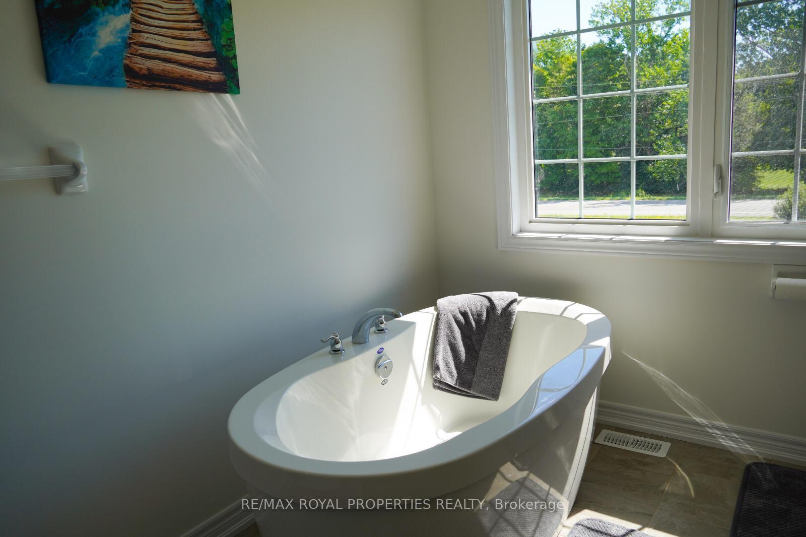 Photo 15 of Unit Main, 69 Summer Breeze Drive, Prince Edward County, Ameliasburg Ward — HOMEH