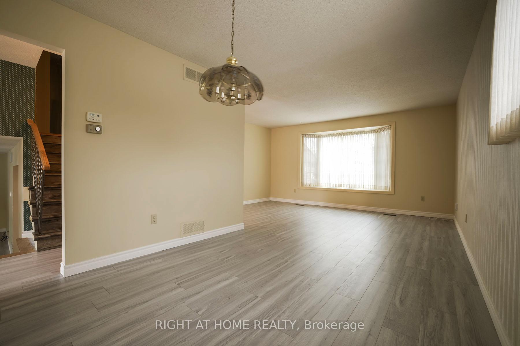Photo 4 of 269 Athabasca Street, Oshawa, Donevan — HOMEH