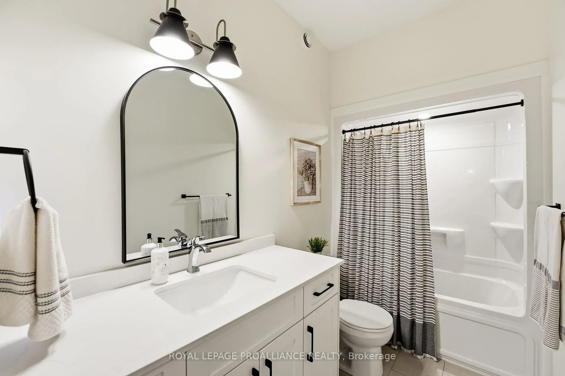 Photo 25 of 5 Hillcrest Drive, Quinte West, Murray Ward — HOMEH