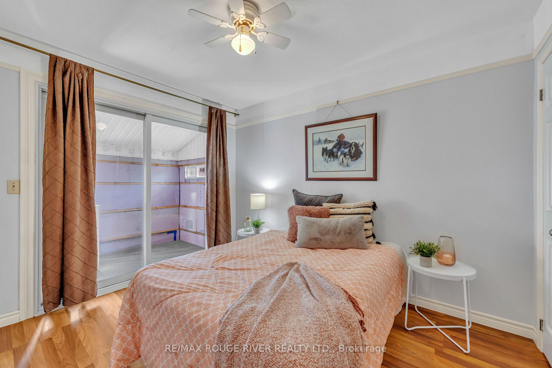 Photo 14 of 686 Perry Crescent, Oshawa, Vanier — HOMEH