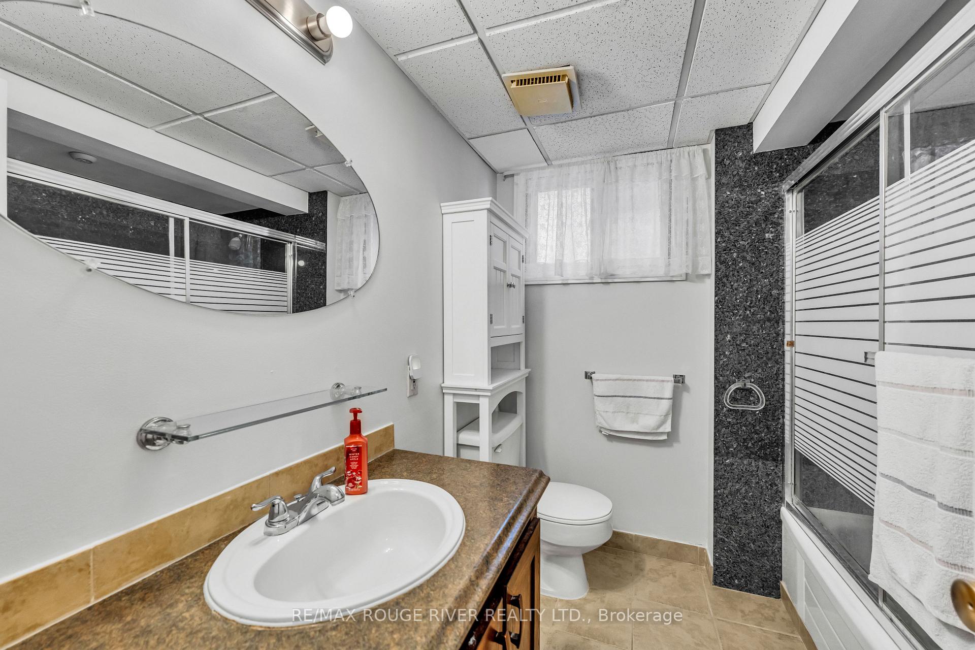 Photo 20 of 686 Perry Crescent, Oshawa, Vanier — HOMEH