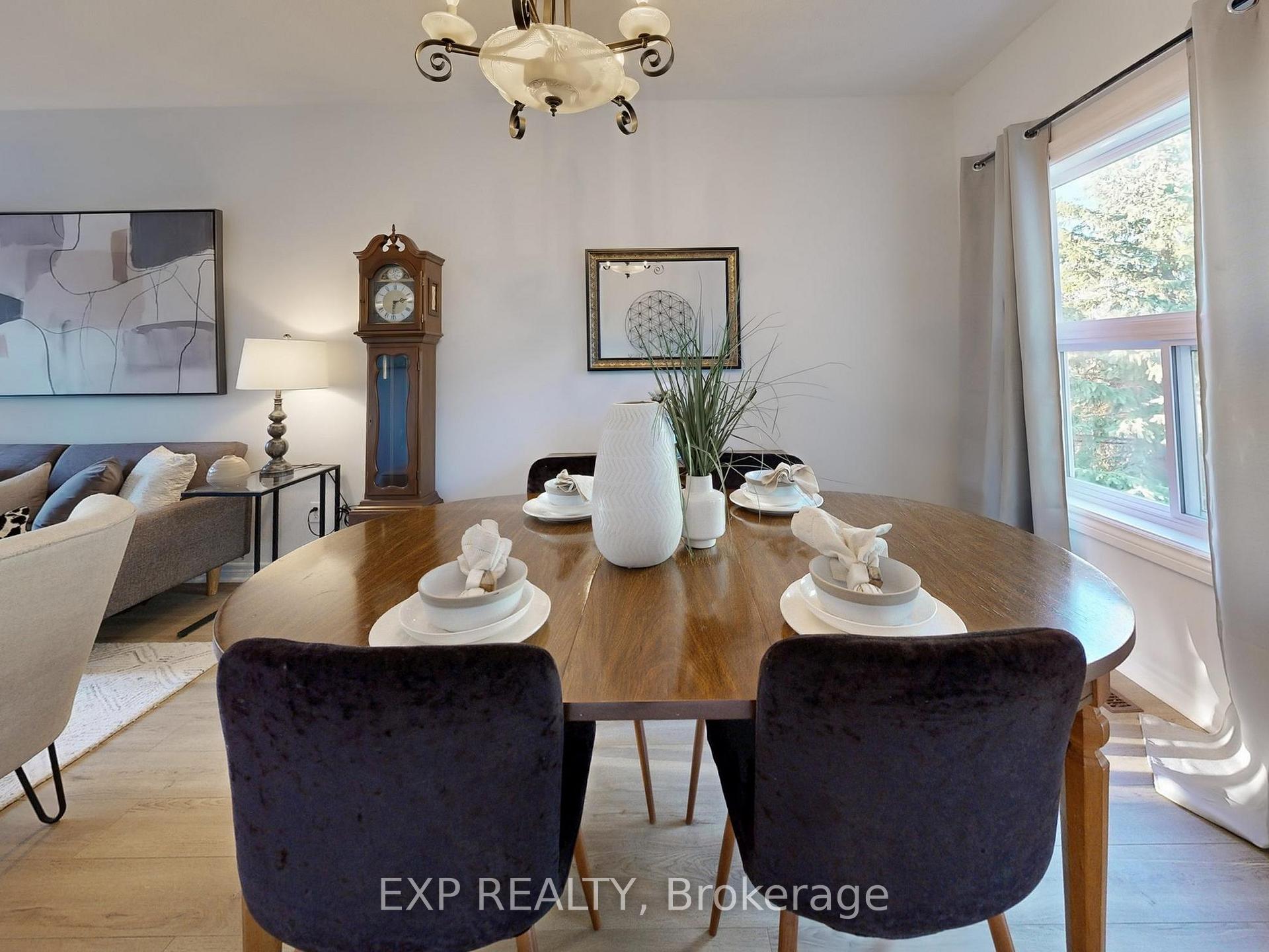 Photo 4 of 1151 Gossamer Drive, Pickering, Liverpool — HOMEH