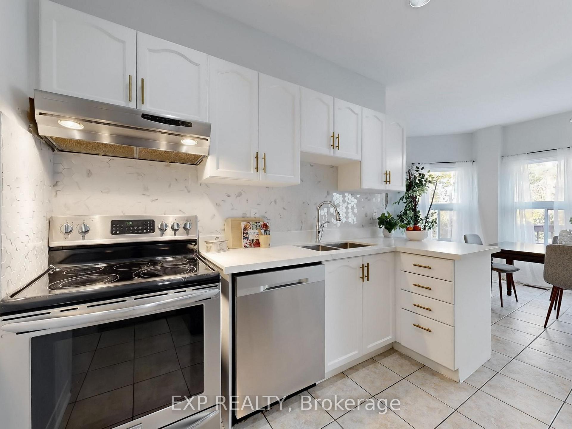 Photo 6 of 1151 Gossamer Drive, Pickering, Liverpool — HOMEH