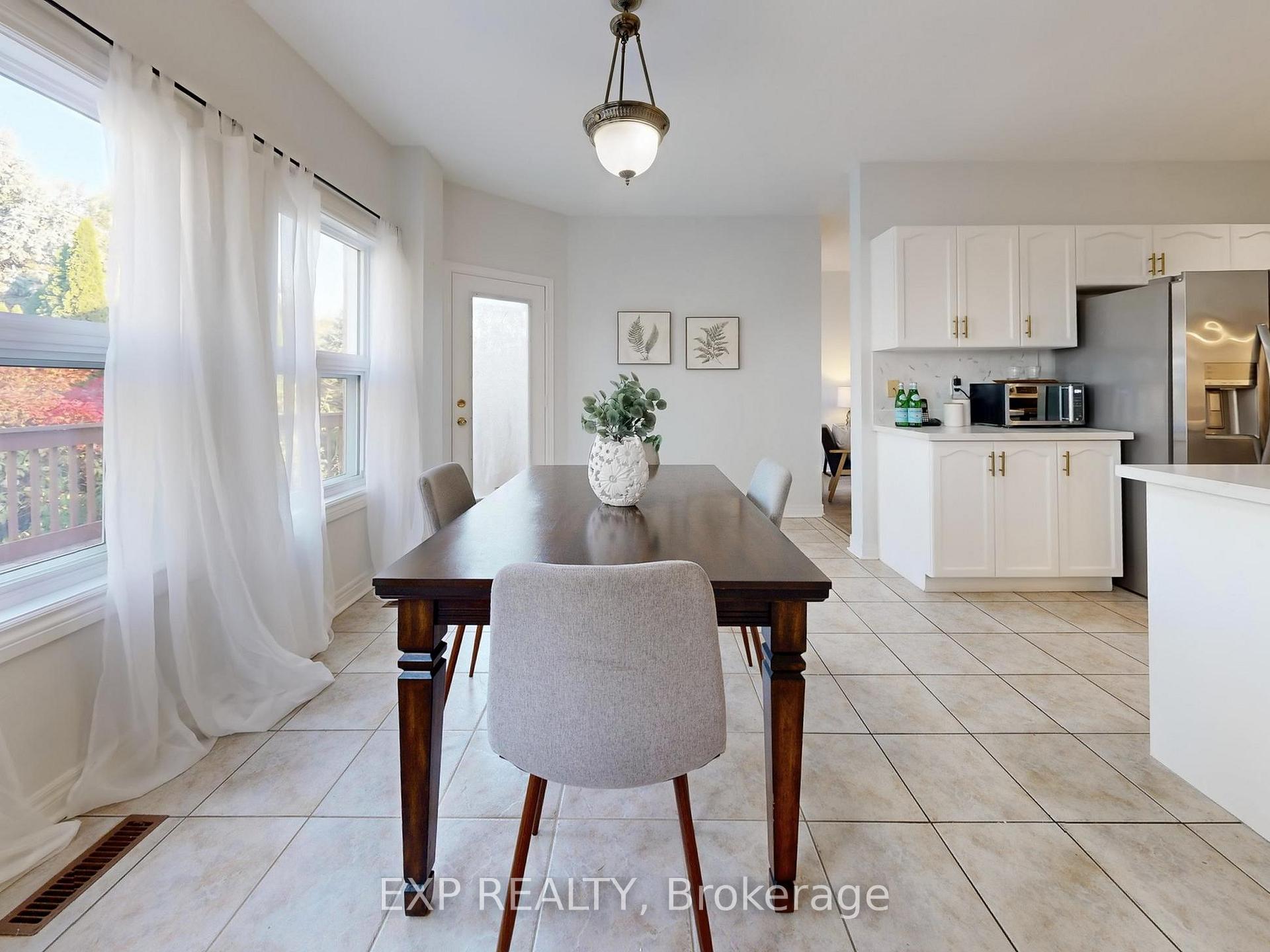 Photo 8 of 1151 Gossamer Drive, Pickering, Liverpool — HOMEH