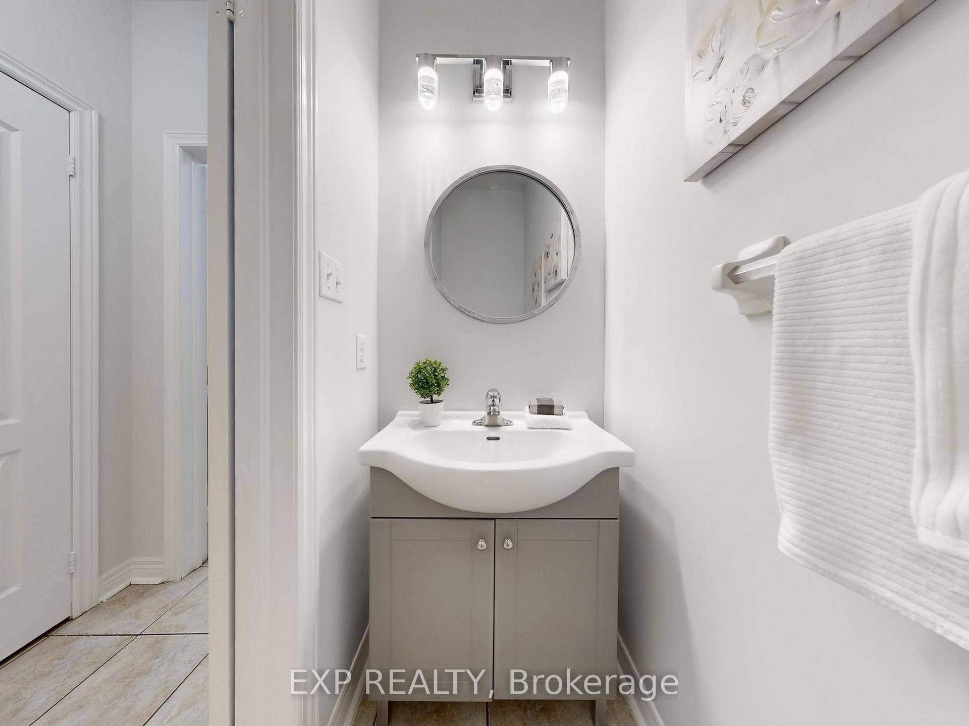 Photo 12 of 1151 Gossamer Drive, Pickering, Liverpool — HOMEH