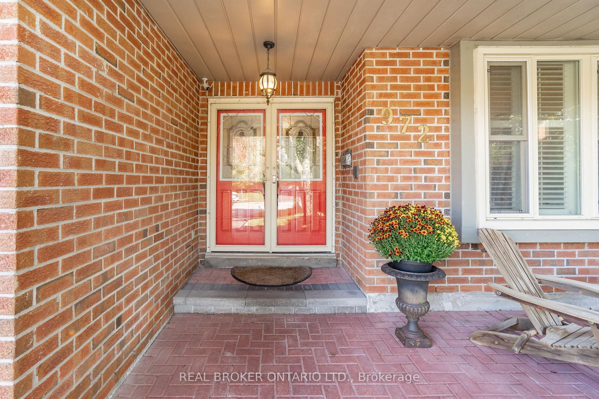 Photo 3 of 972 Gablehurst Crescent, Pickering, Liverpool — HOMEH