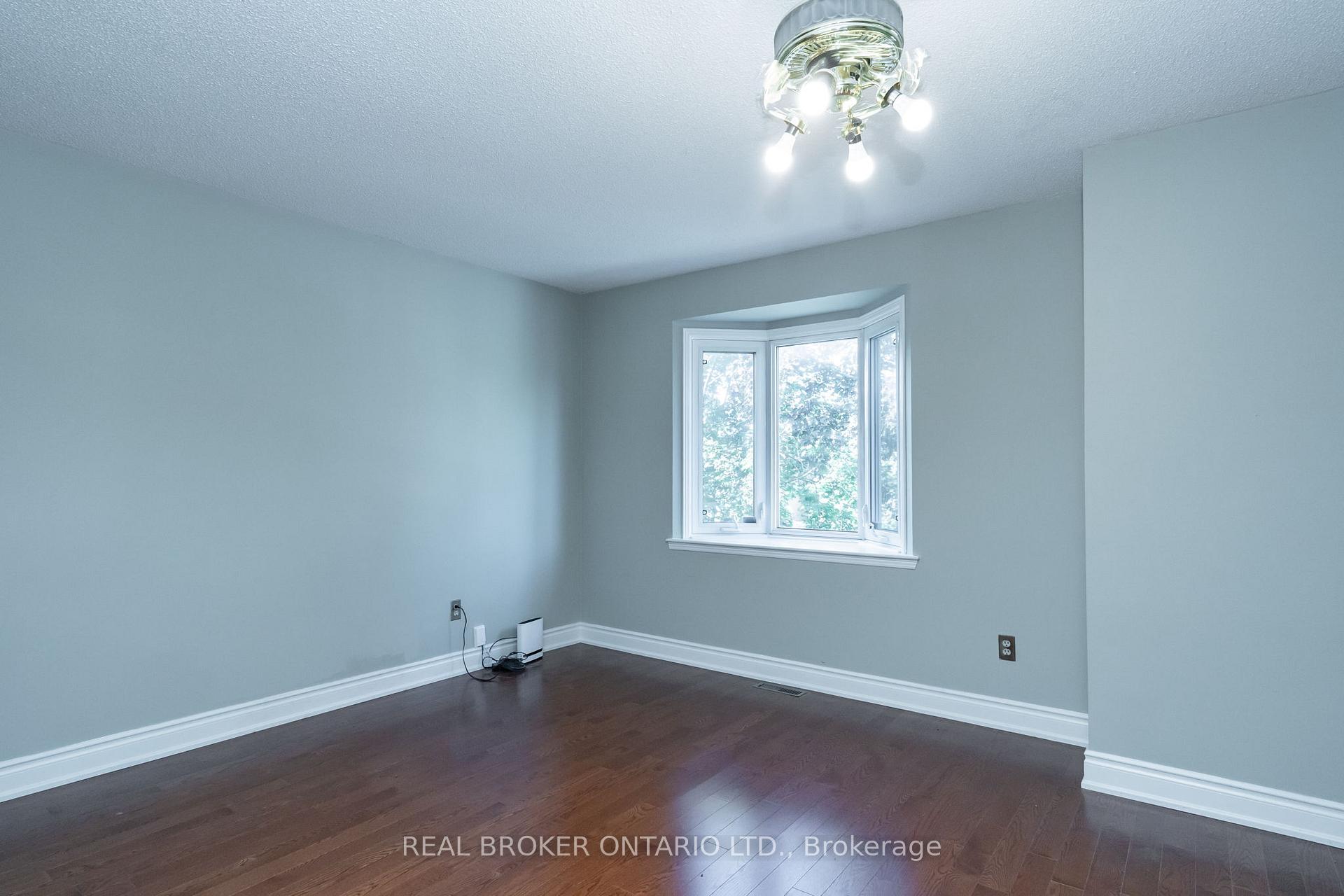 Photo 30 of 972 Gablehurst Crescent, Pickering, Liverpool — HOMEH