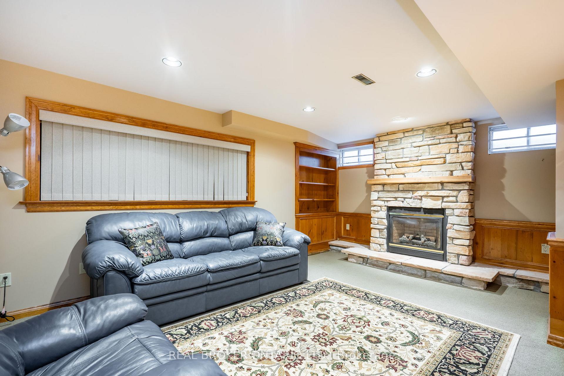 Photo 35 of 972 Gablehurst Crescent, Pickering, Liverpool — HOMEH