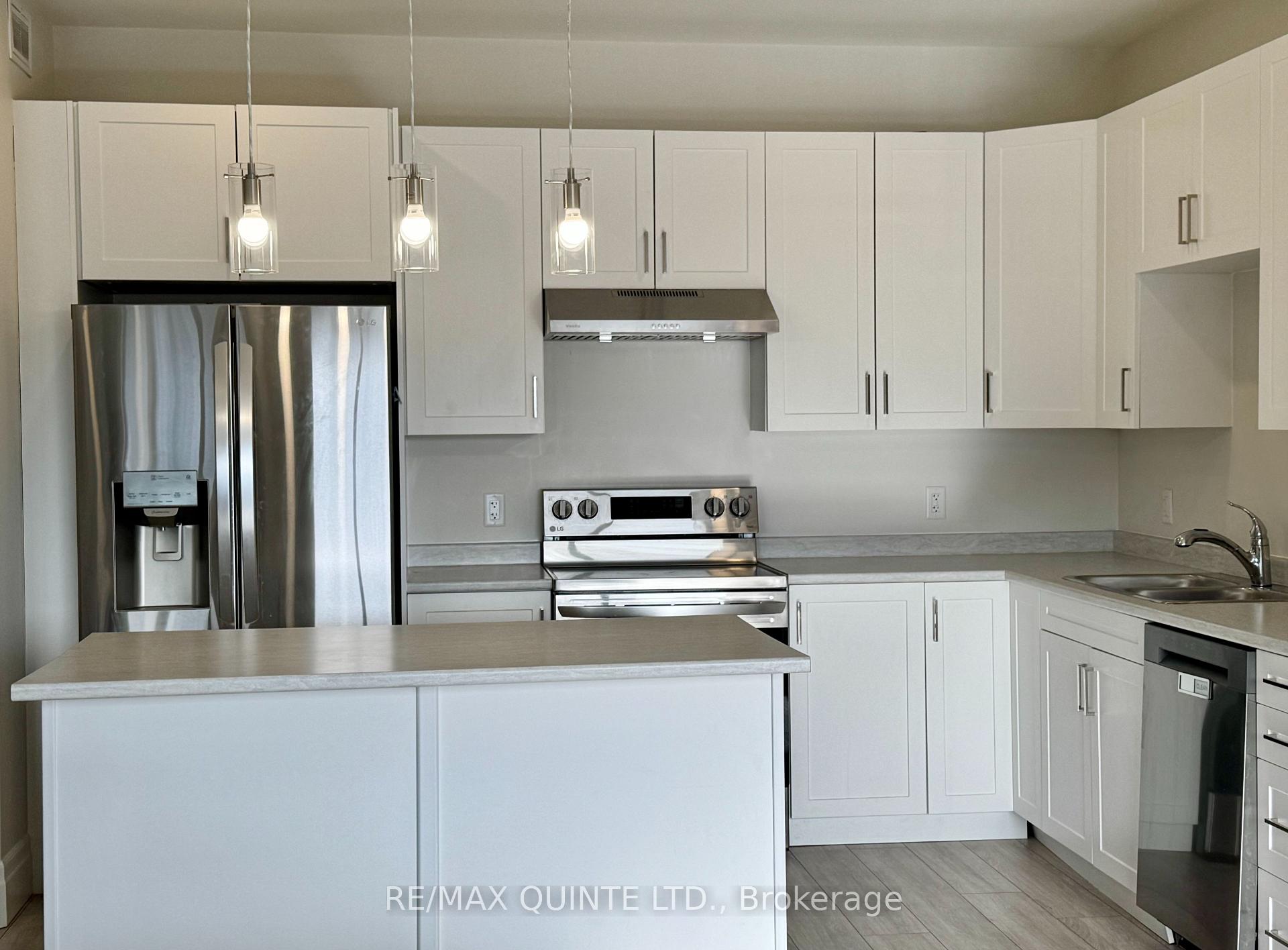 Photo 8 of 29 Markland Avenue, Prince Edward County, Picton Ward — HOMEH