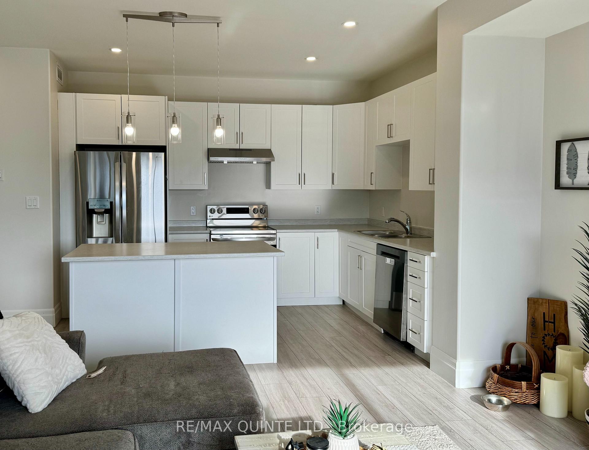 Photo 9 of 29 Markland Avenue, Prince Edward County, Picton Ward — HOMEH