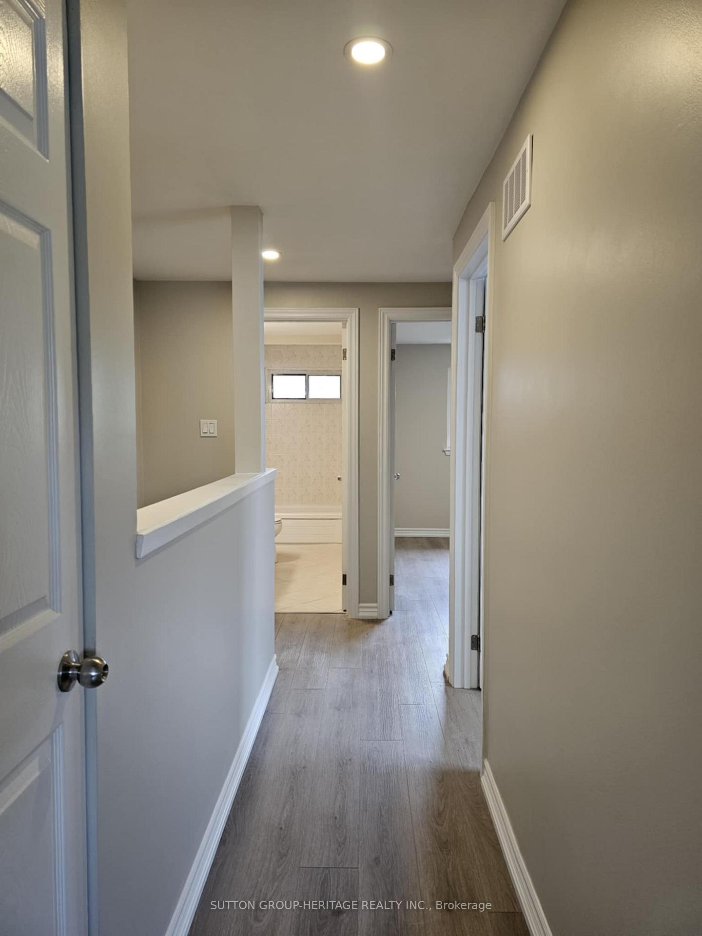 Photo 10 of 281 Vancouver Crescent, Oshawa, Vanier — HOMEH