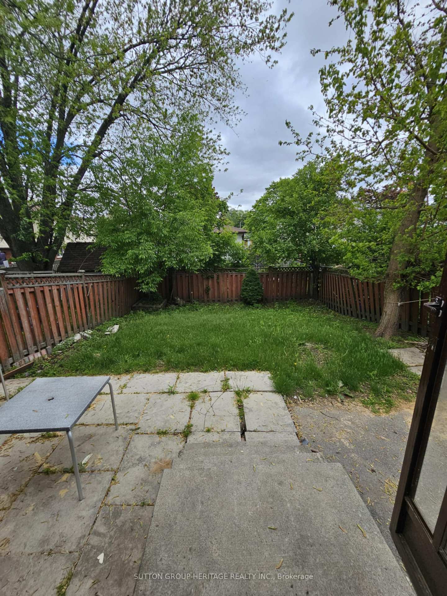 Photo 22 of 281 Vancouver Crescent, Oshawa, Vanier — HOMEH