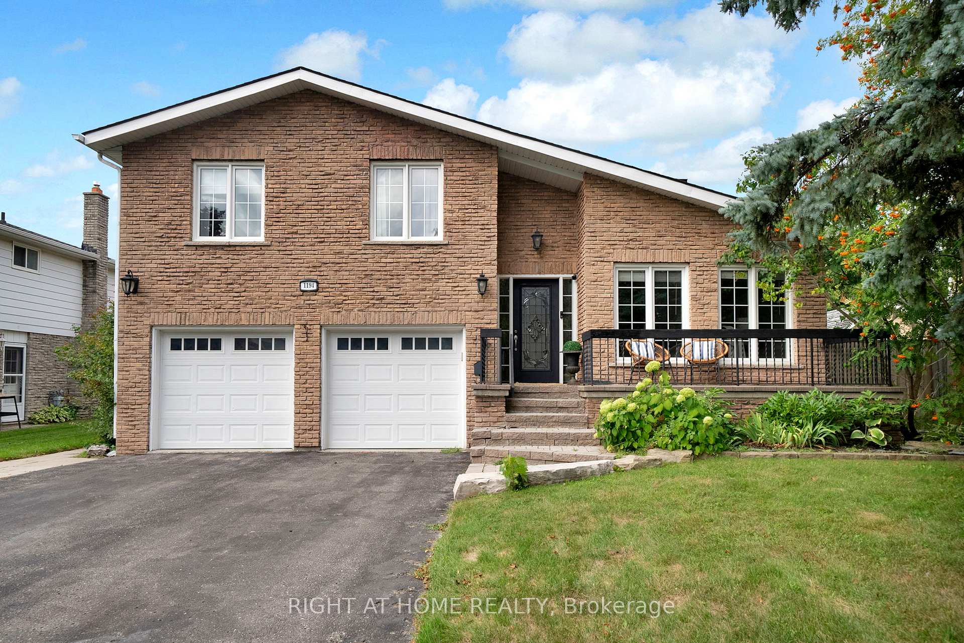 Front of 1194 Northgate Crescent