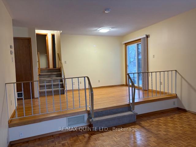 Photo 13 of 51 Parkview Heights, Quinte West, Trenton Ward — HOMEH