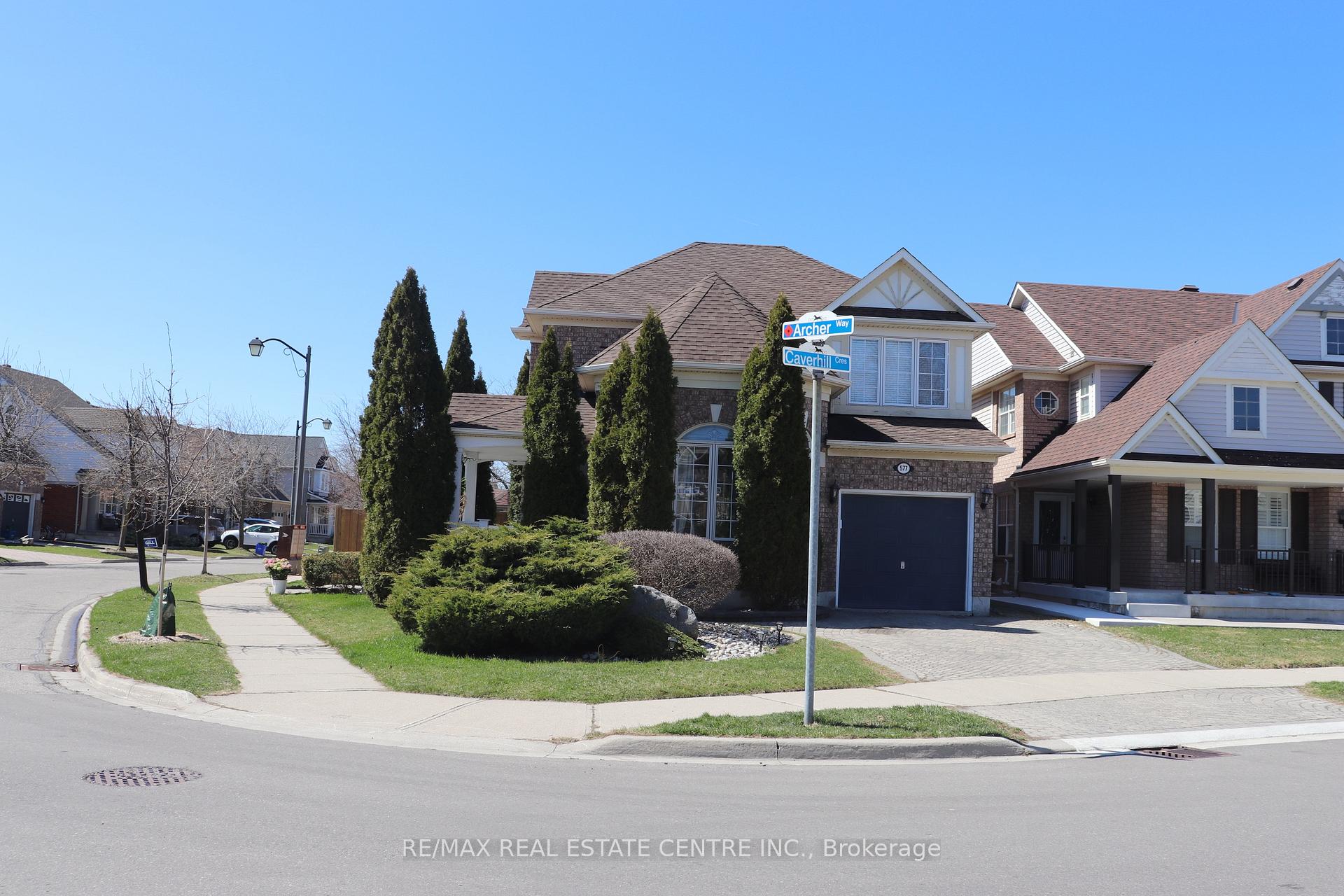 Photo 1 of 577 Caverhill Crescent, Milton, Clarke — HOMEH