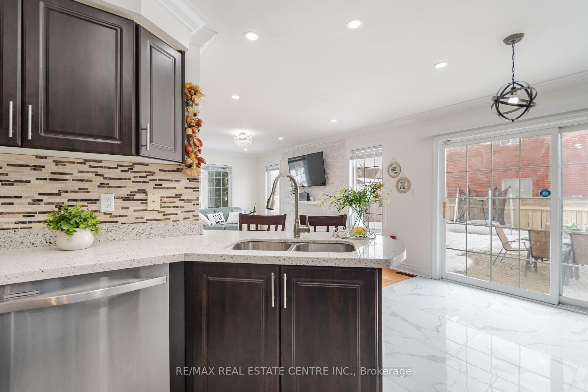 Photo 17 of 577 Caverhill Crescent, Milton, Clarke — HOMEH