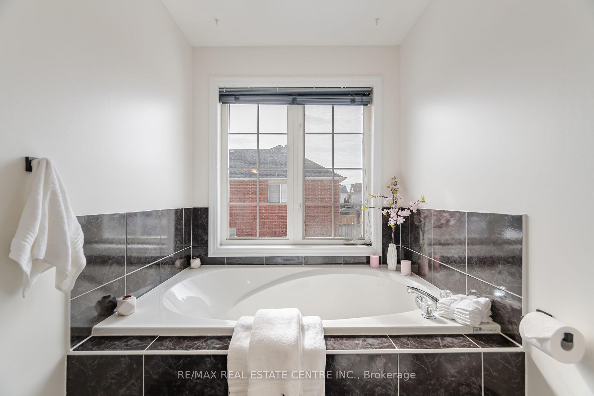 Photo 24 of 577 Caverhill Crescent, Milton, Clarke — HOMEH