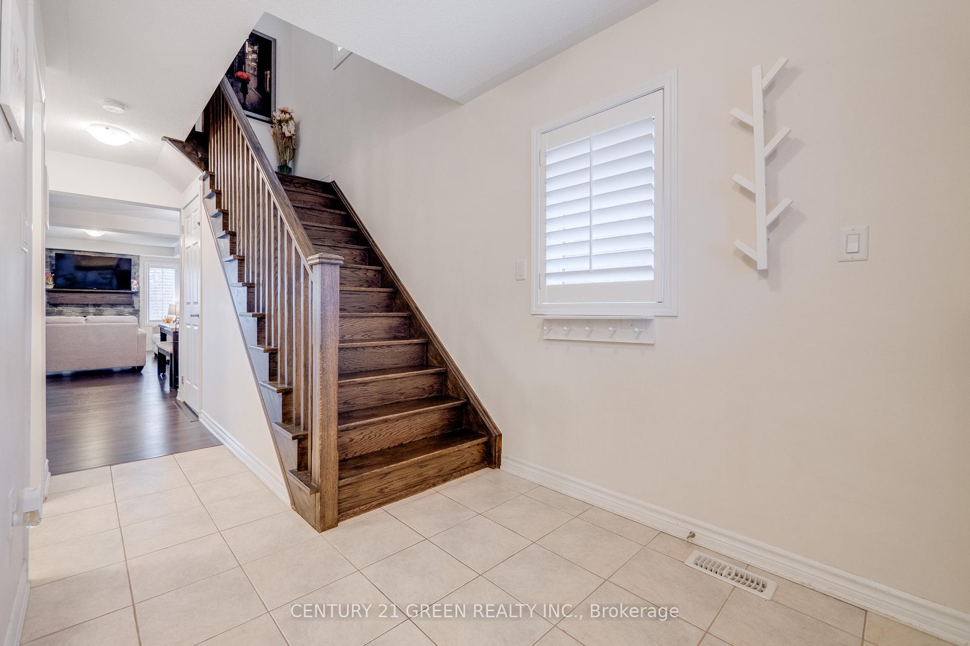 Photo 4 of 303 Yates Drive, Milton, Coates — HOMEH