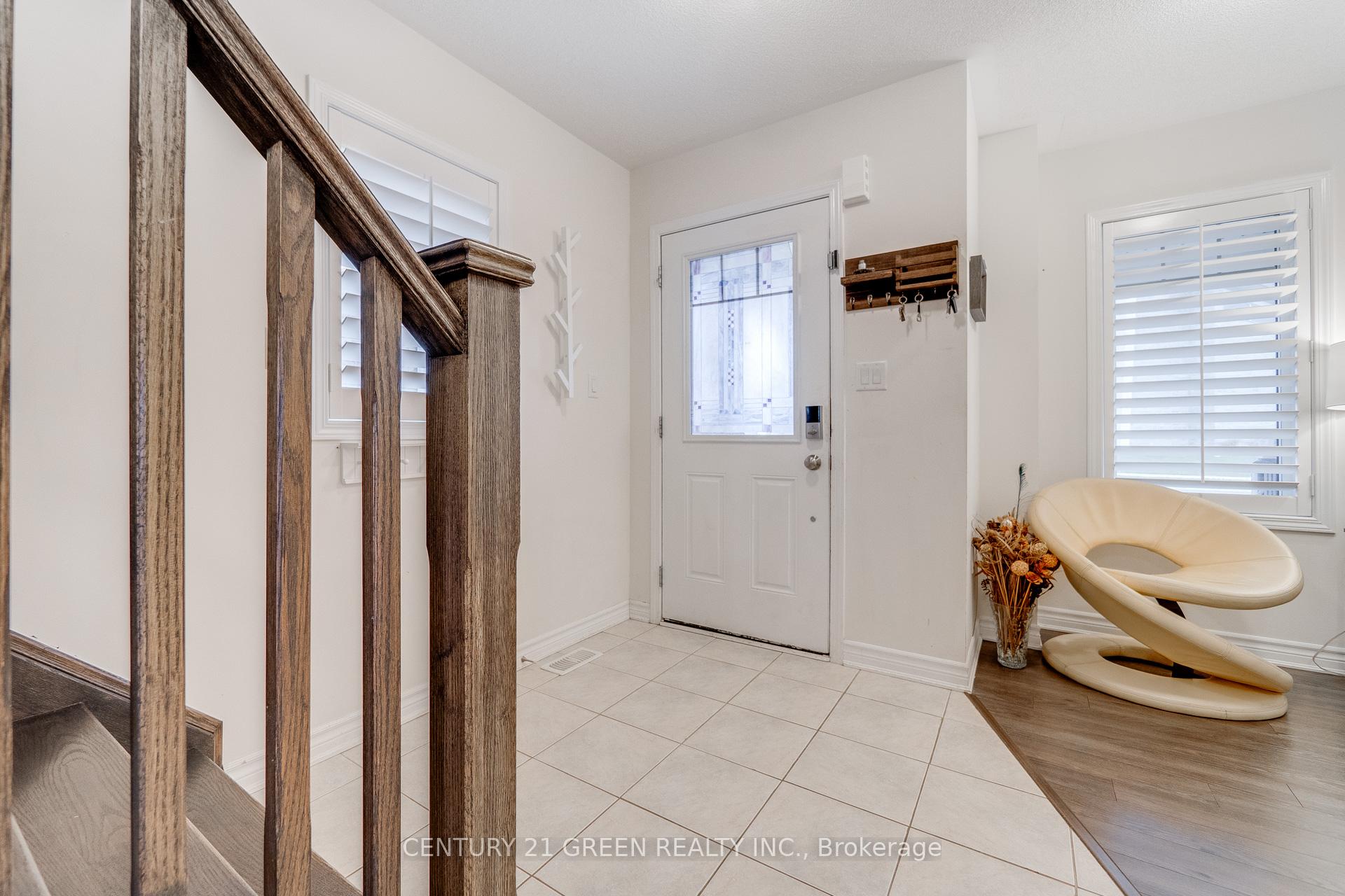Photo 5 of 303 Yates Drive, Milton, Coates — HOMEH