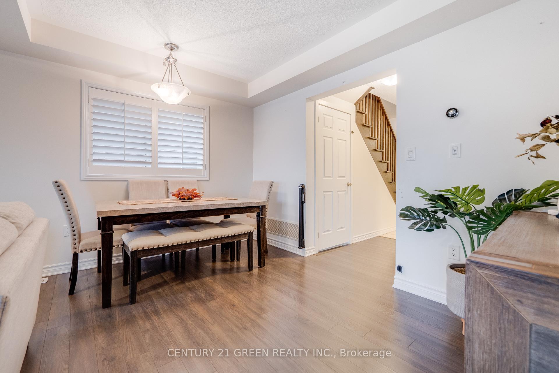 Photo 11 of 303 Yates Drive, Milton, Coates — HOMEH