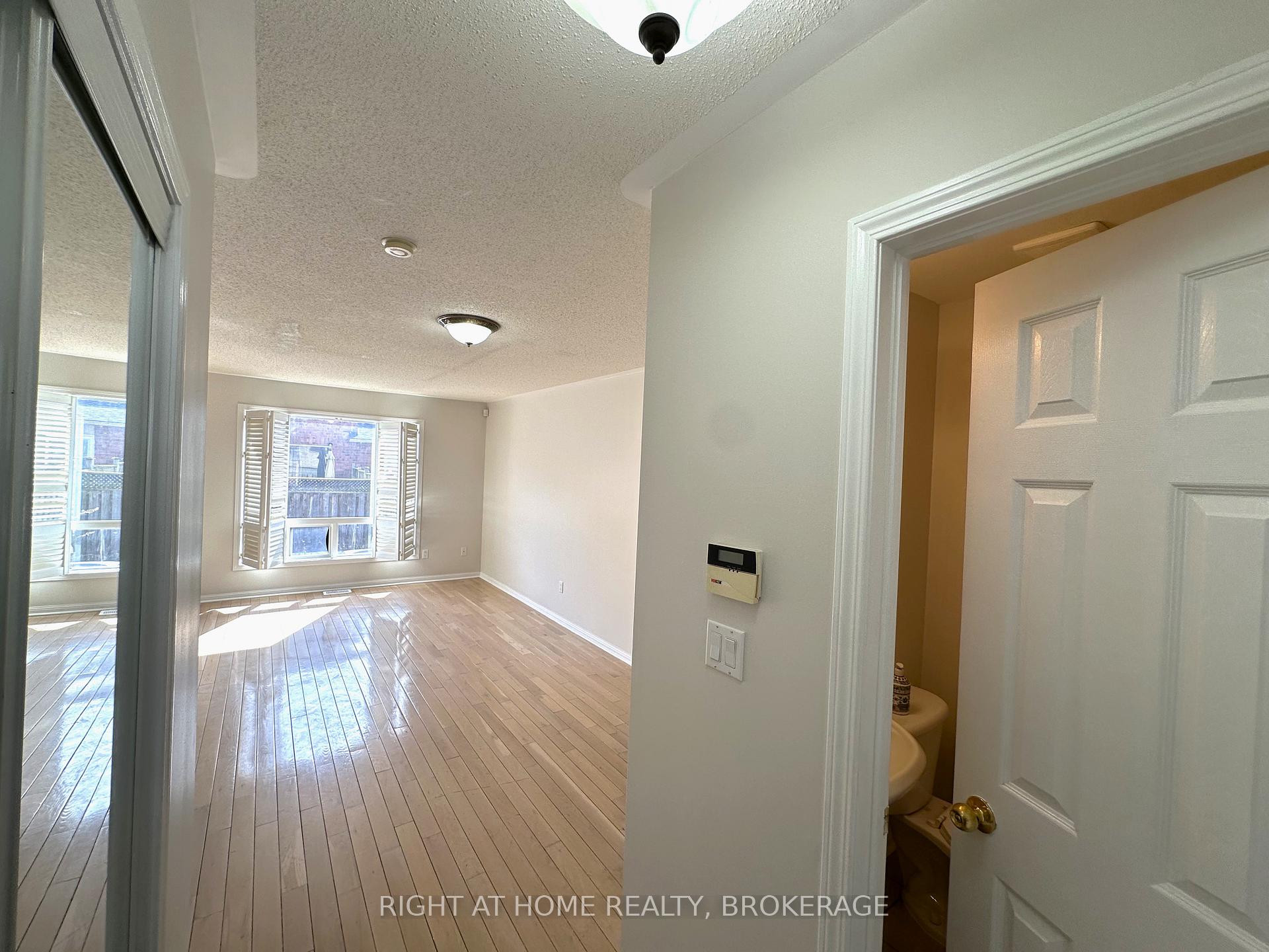 Photo 3 of 1036 Barclay Circle, Milton, Beaty — HOMEH