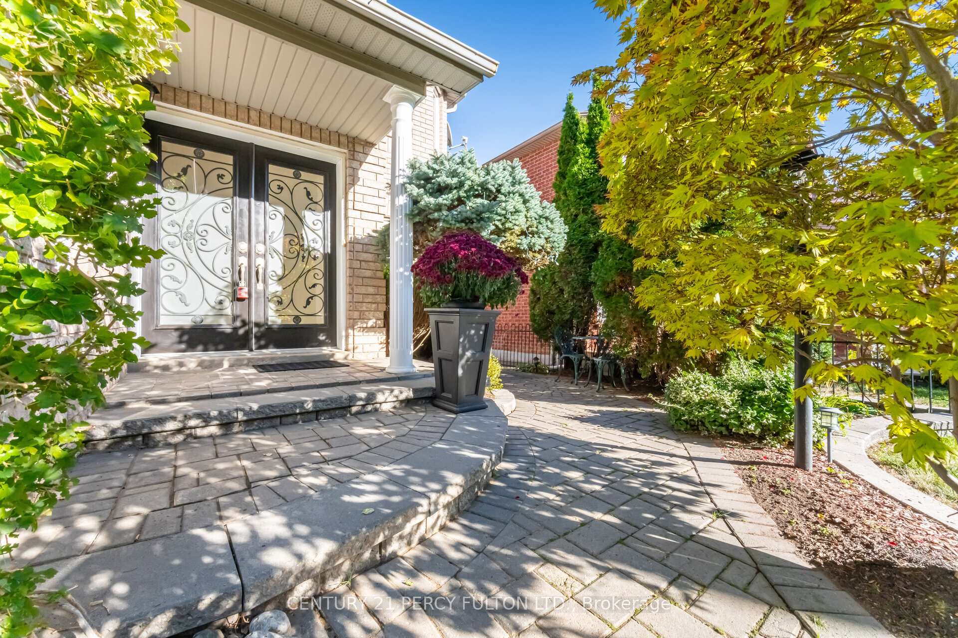 Photo 3 of 1977 Rosebank Road, Pickering, Amberlea — HOMEH