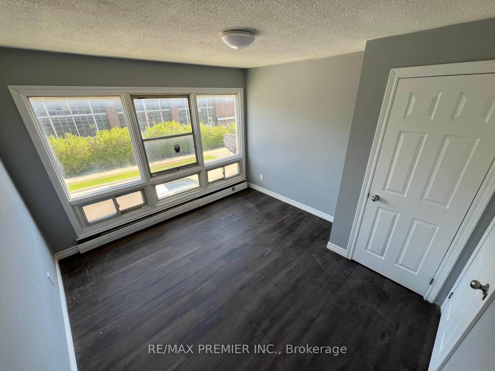 Photo 4 of Unit 2B, 92 Wolfe Street, Oshawa, Lakeview — HOMEH