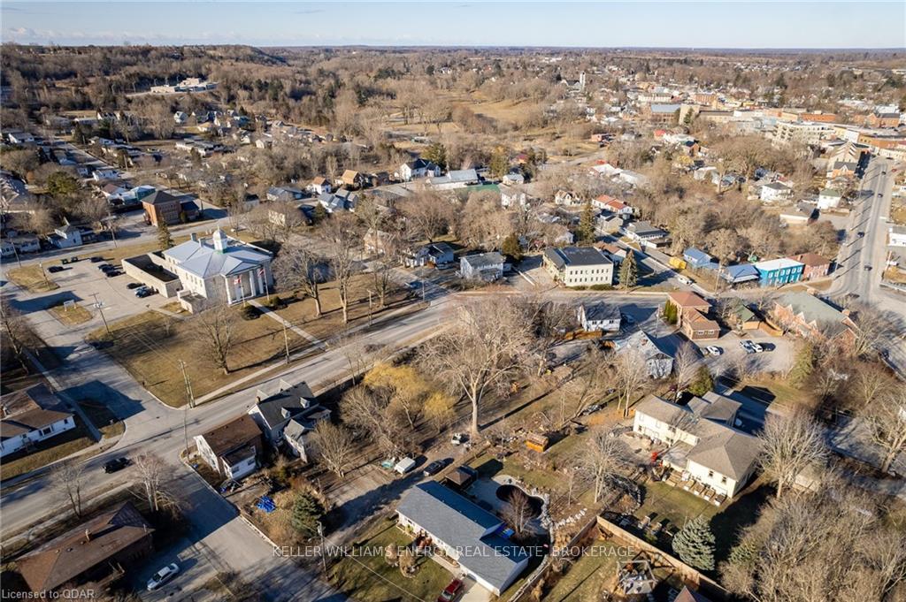 Photo 6 of 39 Union Street, Prince Edward County, Picton Ward — HOMEH