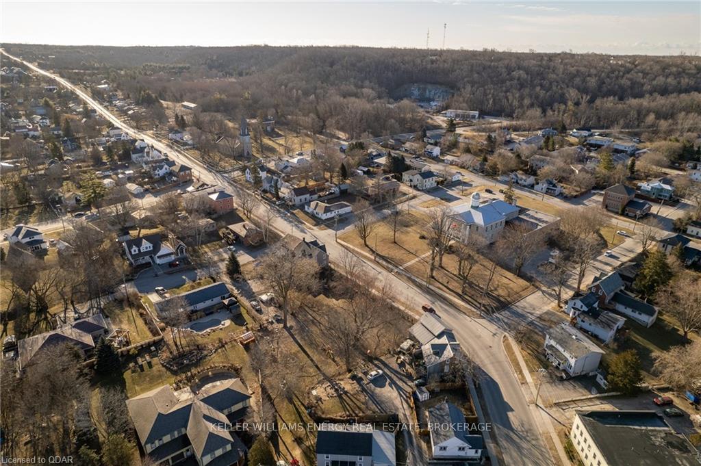 Photo 7 of 39 Union Street, Prince Edward County, Picton Ward — HOMEH