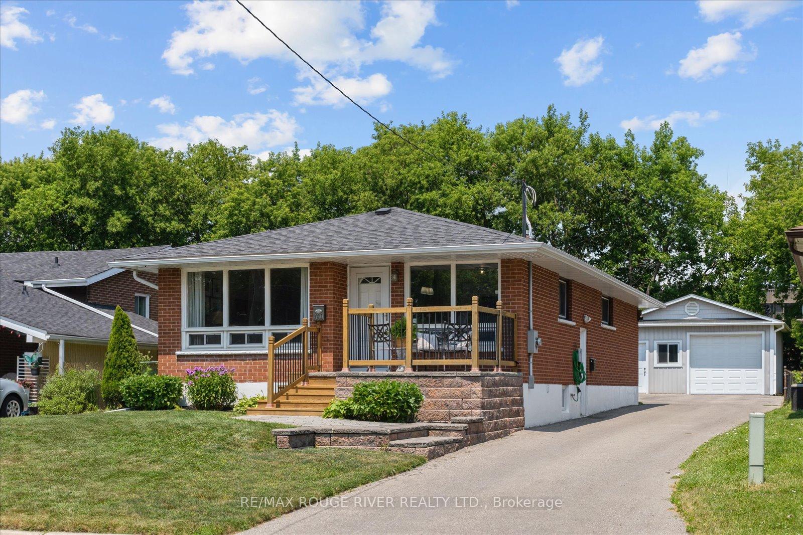Front of 630 Athol Street E