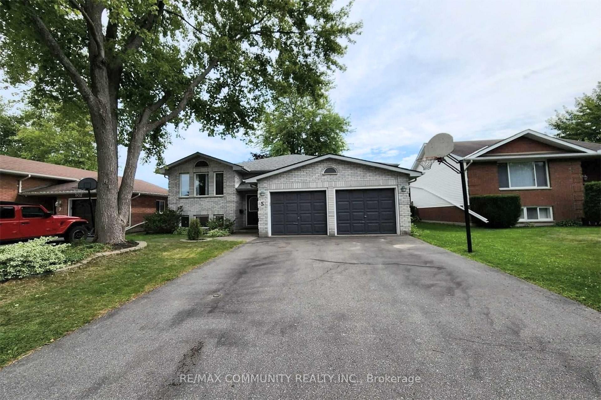 Photo 2 of 5 Forchuk Crescent, Quinte West, Trenton Ward — HOMEH