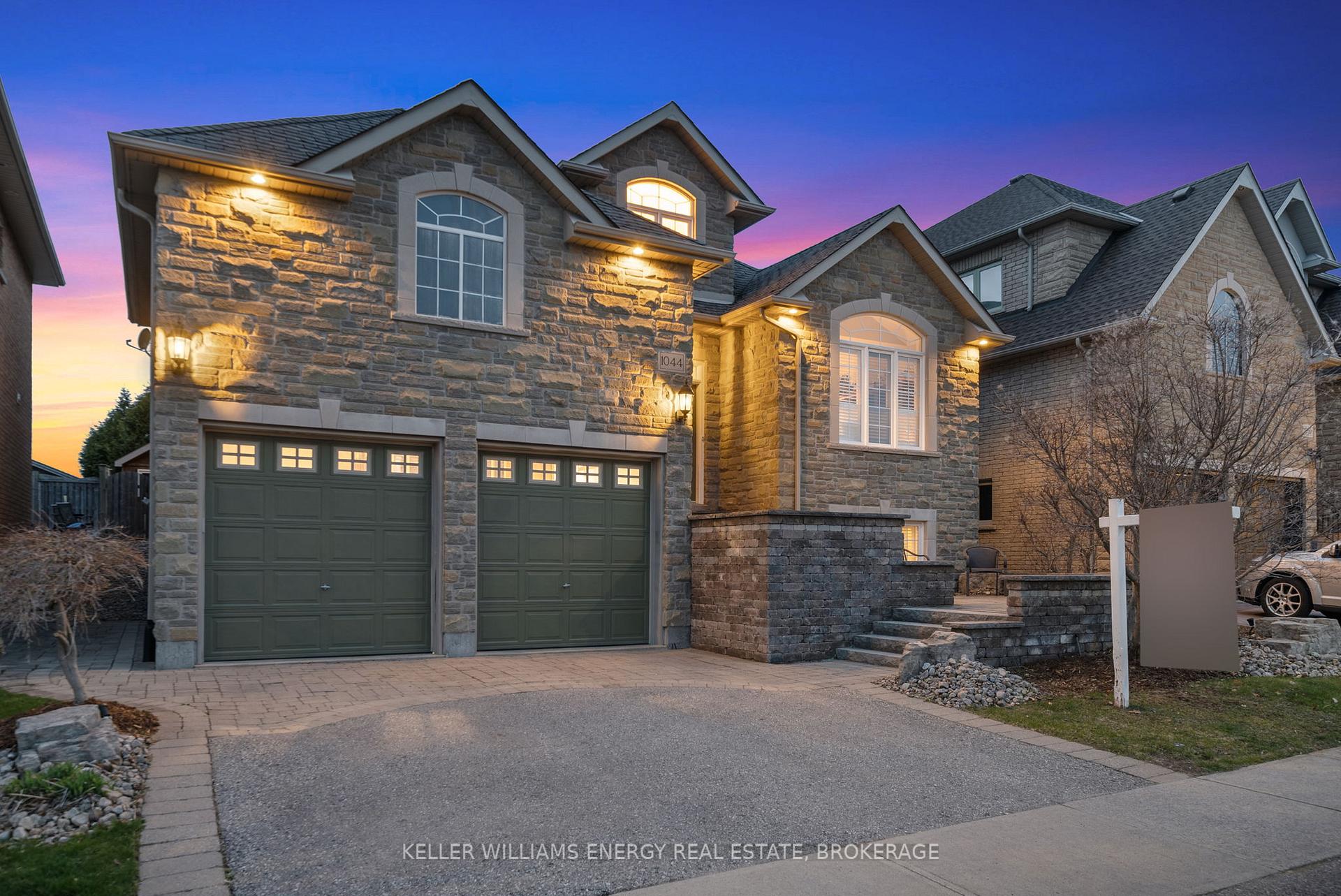 Photo 2 of 1044 Swiss Heights, Oshawa, Pinecrest — HOMEH