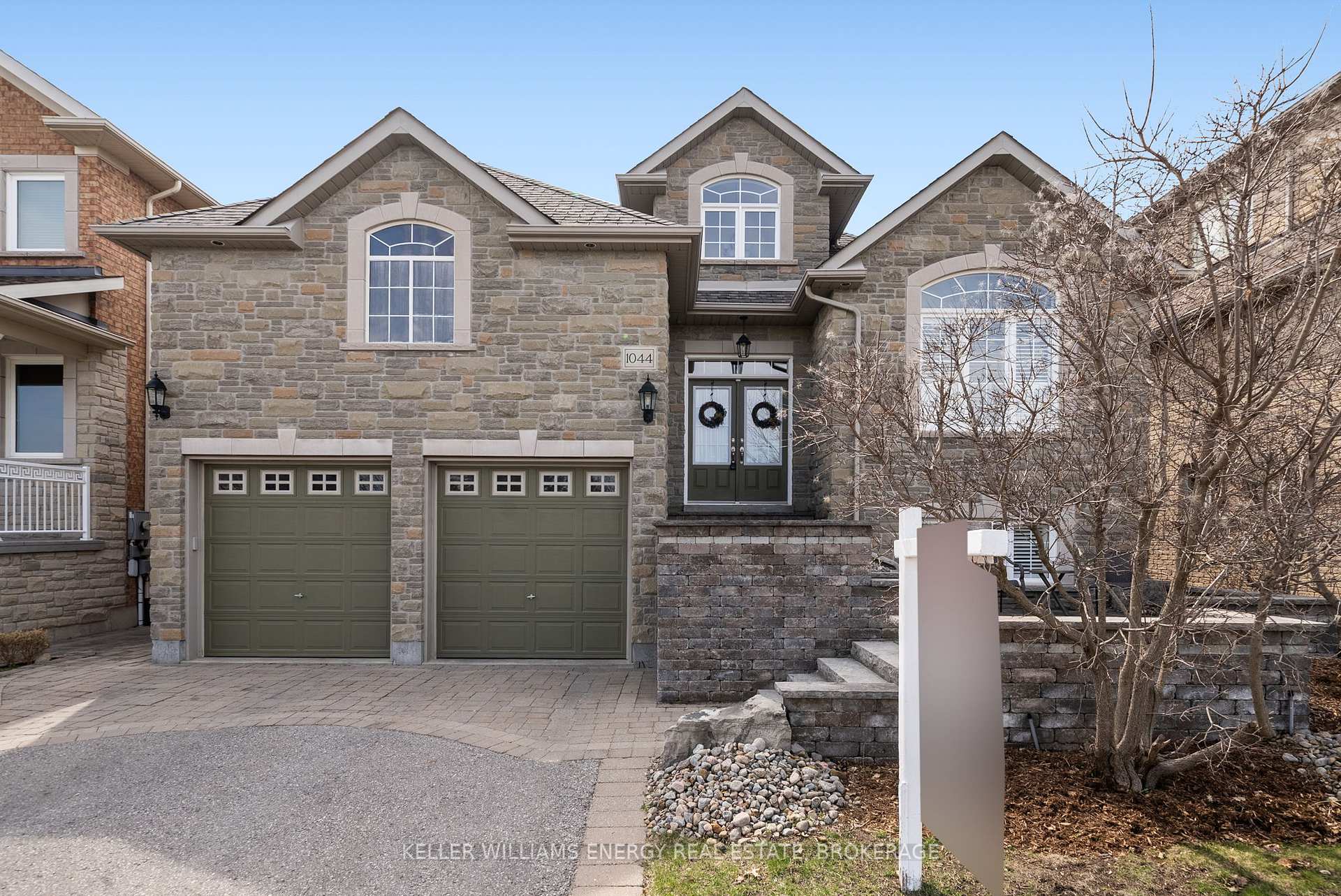 Photo 3 of 1044 Swiss Heights, Oshawa, Pinecrest — HOMEH