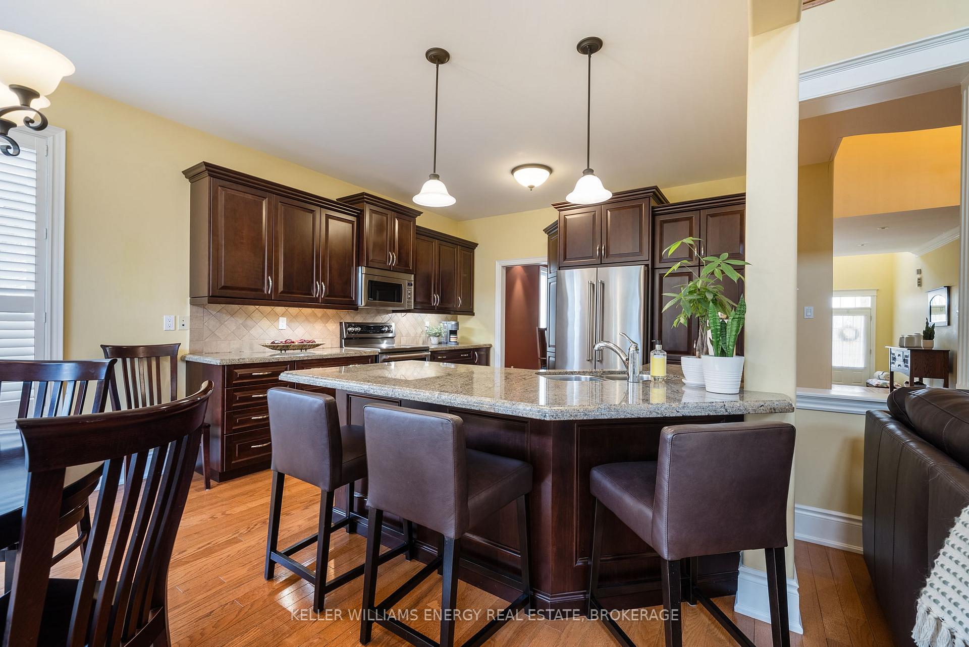Photo 4 of 1044 Swiss Heights, Oshawa, Pinecrest — HOMEH