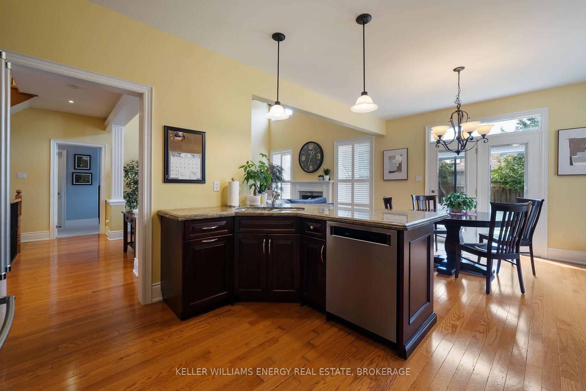Photo 6 of 1044 Swiss Heights, Oshawa, Pinecrest — HOMEH