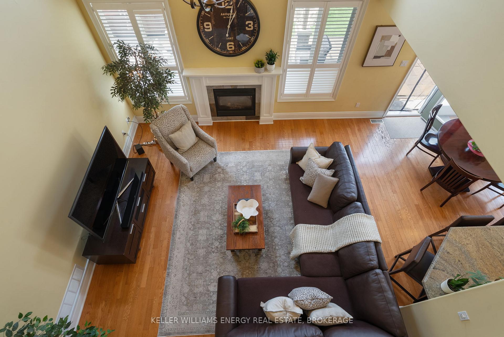 Photo 12 of 1044 Swiss Heights, Oshawa, Pinecrest — HOMEH