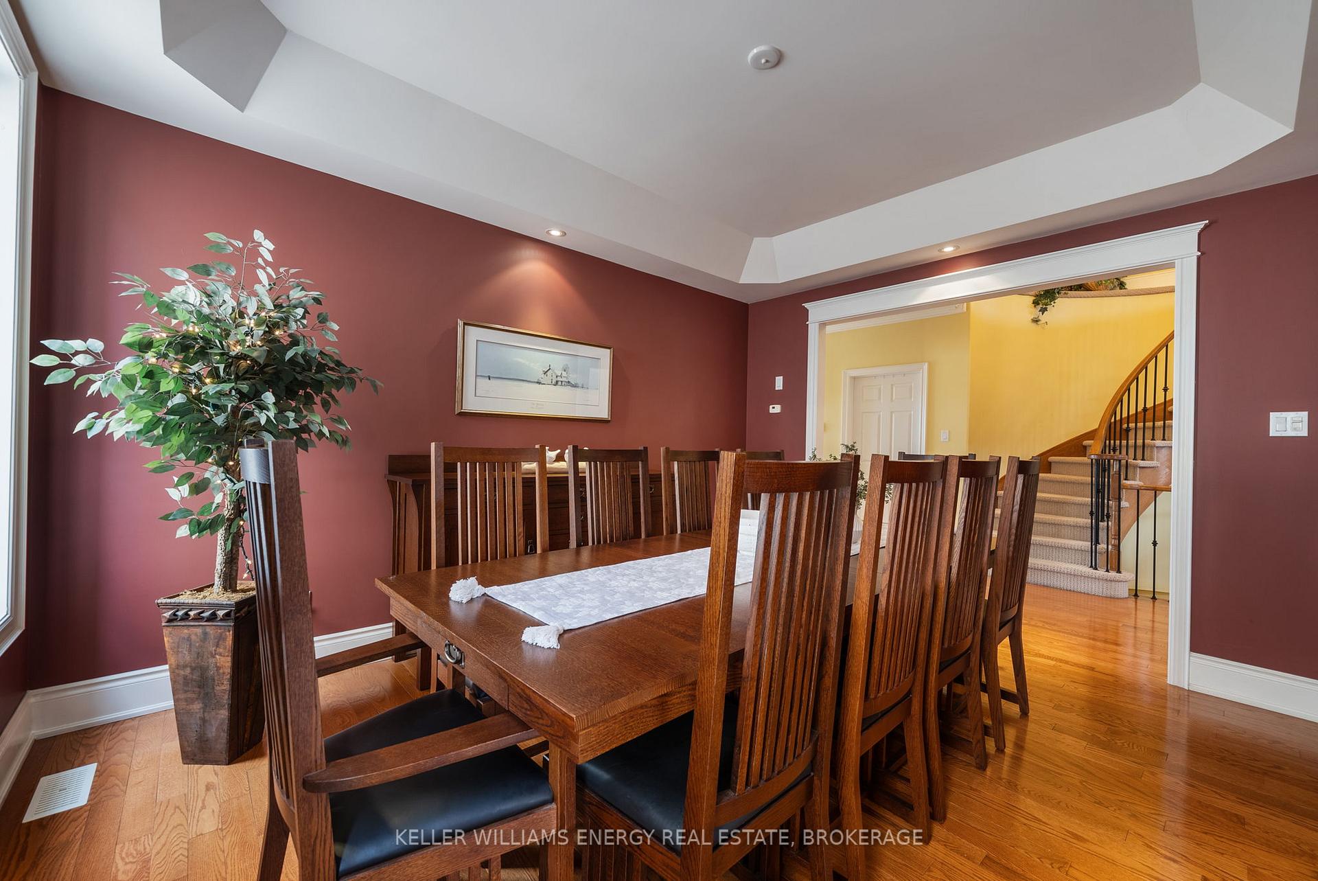 Photo 13 of 1044 Swiss Heights, Oshawa, Pinecrest — HOMEH