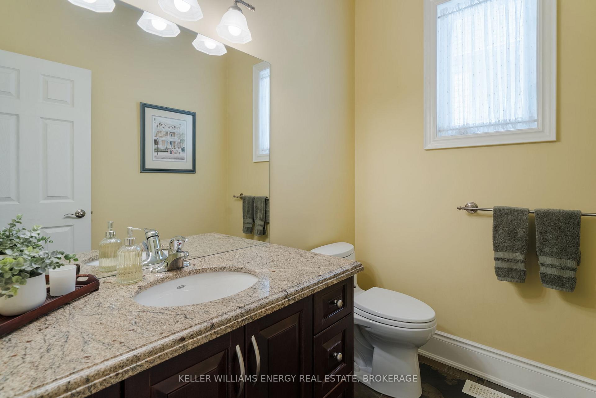 Photo 17 of 1044 Swiss Heights, Oshawa, Pinecrest — HOMEH
