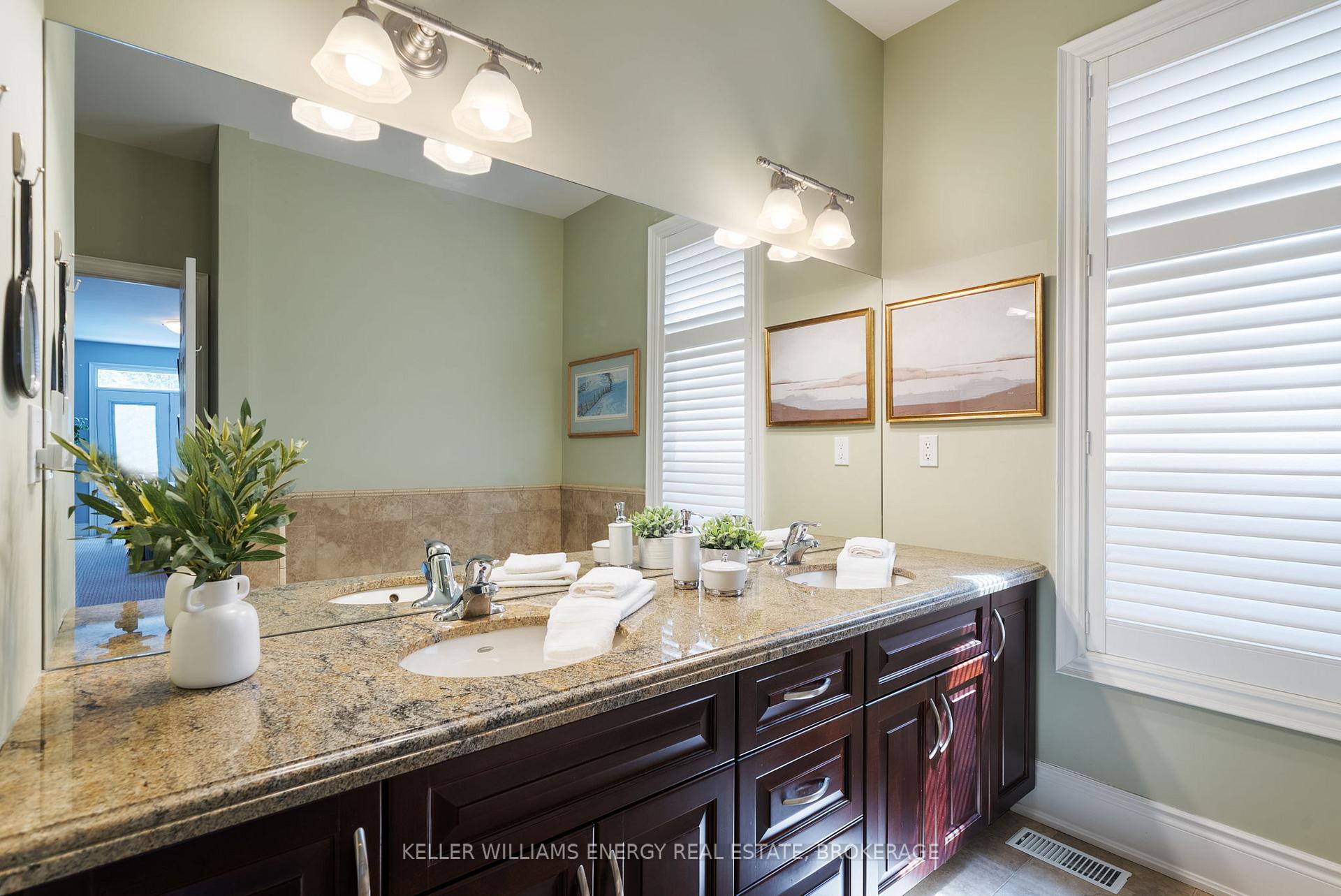 Photo 20 of 1044 Swiss Heights, Oshawa, Pinecrest — HOMEH