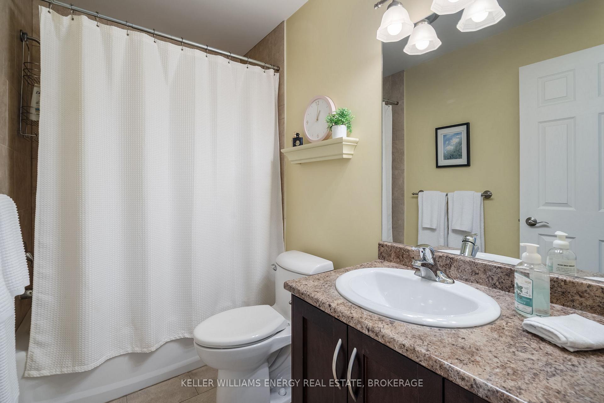Photo 27 of 1044 Swiss Heights, Oshawa, Pinecrest — HOMEH