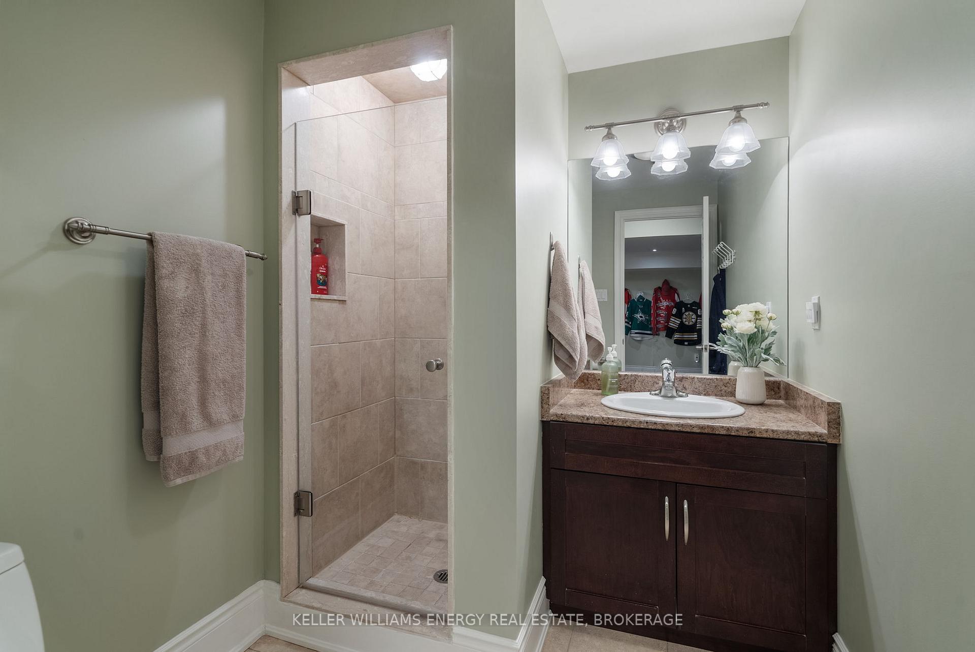Photo 35 of 1044 Swiss Heights, Oshawa, Pinecrest — HOMEH